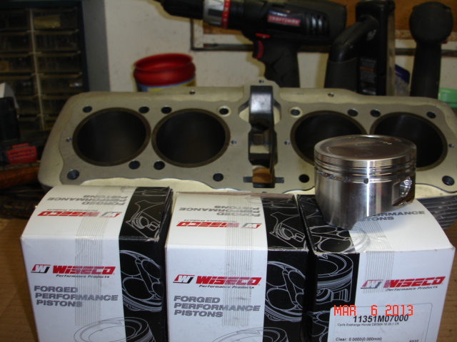 Sleeved stock cylinder and Wiseco pistons